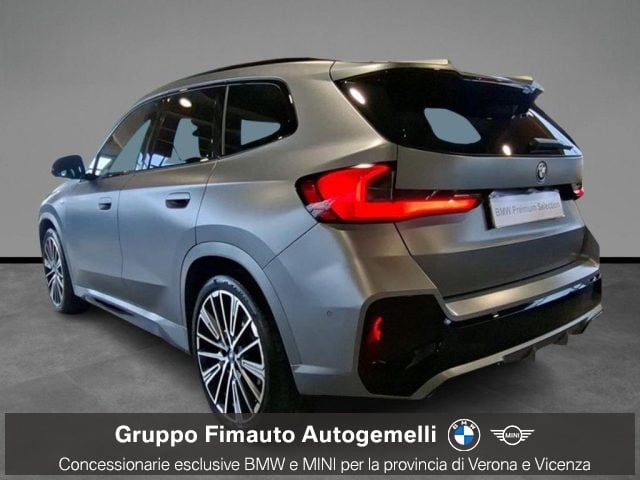 BMW iX1 xDrive 30 Msport Pro + Tetto Apr. - foto 4 di 4
