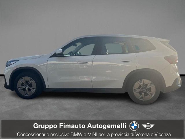 BMW iX1 xDrive 30 - foto 3 di 4