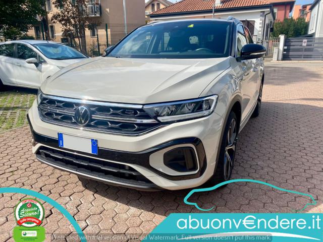Volkswagen T-Roc 1.5 TSI ACT R-Line, del 2024, 23.200 km, in vendita a Milano (MI)
