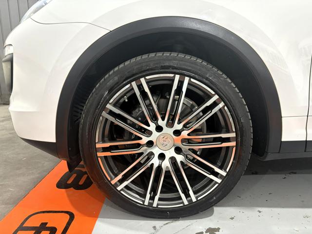 Porsche Cayenne 3.0 V6+ TETTO +Fari ADATTIVI Porsche Dynamic - foto 4 di 4