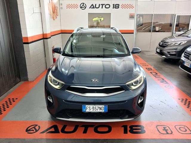 Kia Stonic Ok Neo-Patentati! + Apple Carplay/Android Auto - foto 2 di 4