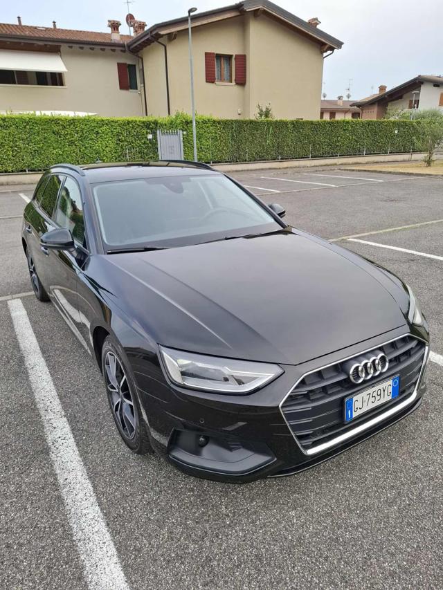Audi A4 Avant 30 TDI/136 CV S tronic S line edition - foto 2 di 4