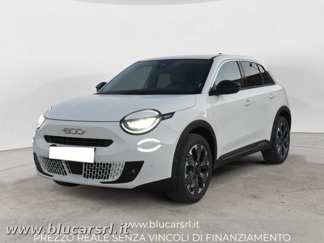 Fiat 600 1.2 Hybrid 110cv La Prima, del 2025, 19.677 km, in vendita a Marcianise (CE)
