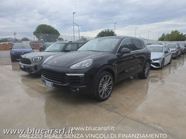 Porsche Cayenne Cayenne 3.0 tiptronic, del 2015, 138.500 km, in vendita a Marcianise (CE)