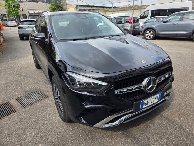 Mercedes-Benz GLA 180 Automatic Progressive Advanced Plus - foto 3 di 4