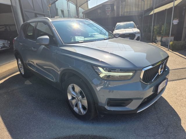 Volvo XC40 B4 AWD automatico Plus - foto 3 di 4