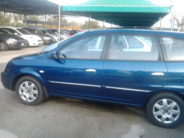 Kia Carens 2.0 16V CRDi LX - foto 4 di 7