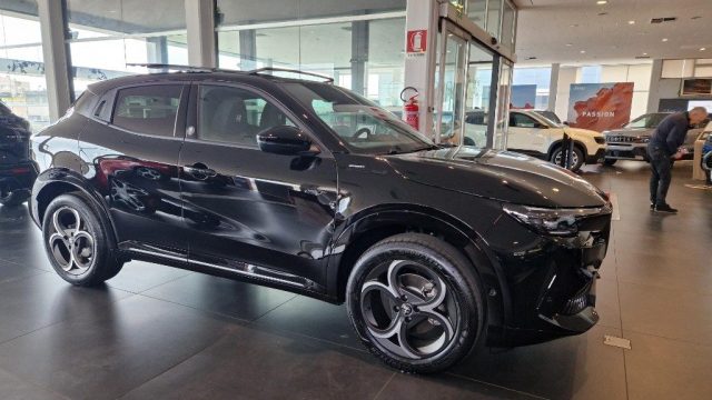 Alfa Romeo Junior 156 CV BEV Edizione Milano Cortina 2026 - Techno - nuovo a MODENA