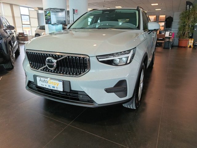 Volvo XC40 T3 BENZINA - foto 2 di 4