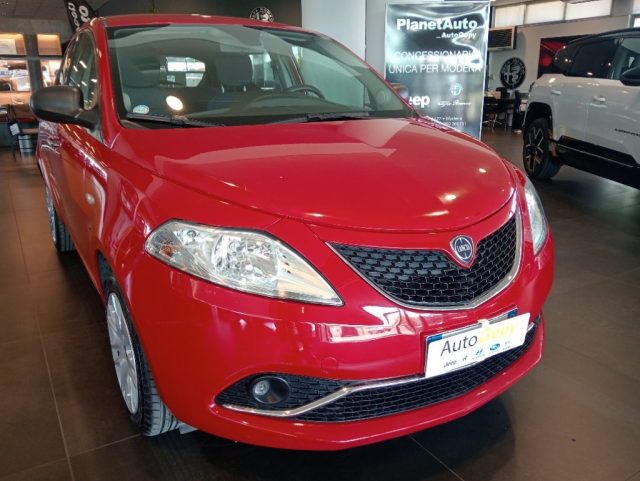 Lancia Ypsilon 1.2 69 CV 5 porte - foto 2 di 4