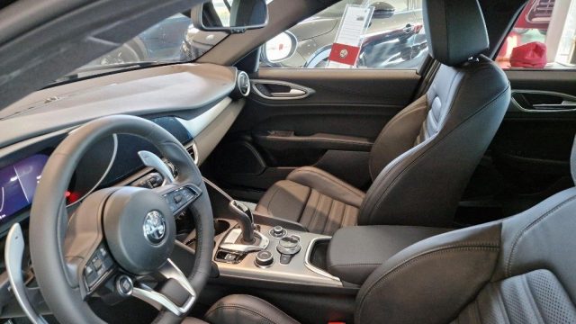 Alfa Romeo Giulia 2.2 Turbodiesel 210 CV AT8 AWD Q4 Veloce - foto 4 di 4