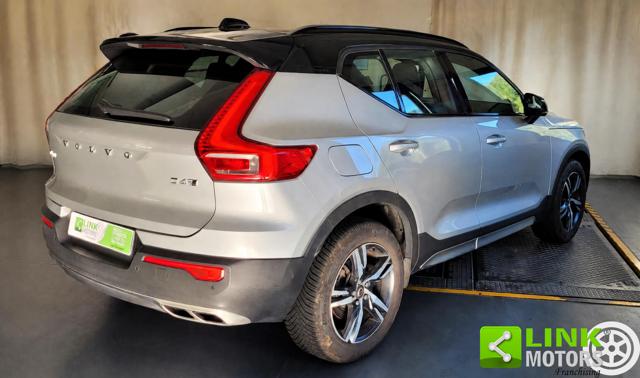 Volvo XC40 D4 AWD Geartronic R-design - foto 4 di 4