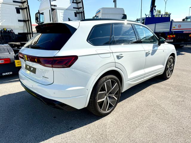 Volkswagen Touareg R 3.0 V6 TSI eHybrid 462 CV - foto 4 di 4
