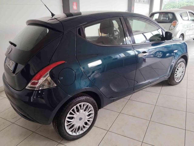 Lancia Ypsilon 1.2 69 CV 5 porte Gold usato a MONDOLFO