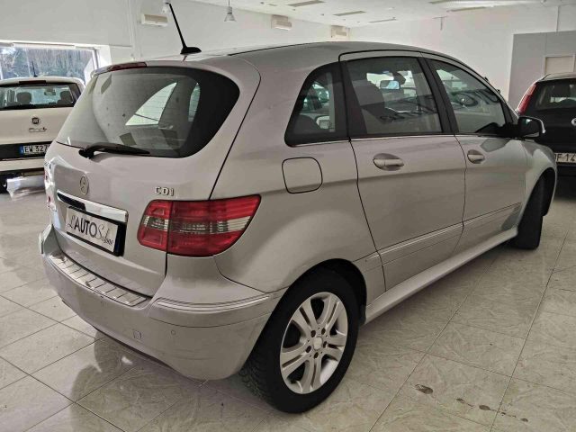 Mercedes-Benz B 200 CDI Premium - foto 4 di 8