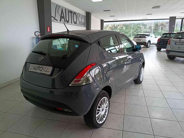 Lancia Ypsilon 0.9 TwinAir 85 CV 5 porte Metano Ecochic Gold, del 2015, 142.000 km, in vendita a Mondolfo (PU)