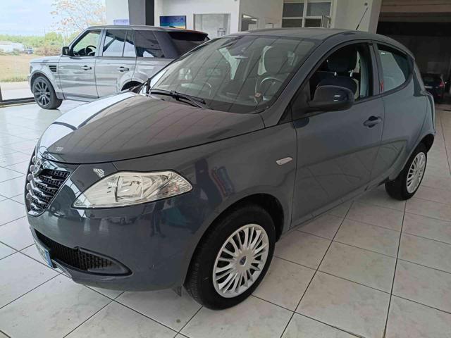 Lancia Ypsilon 0.9 TwinAir 85 CV 5 porte Metano Ecochic Gold - foto 3 di 4