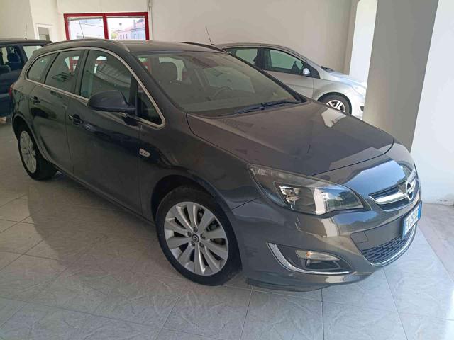 Opel Astra 1.4 Turbo 140CV Sports Tourer Cosmo, del 2014, 99.000 km, in vendita a Mondolfo (PU)