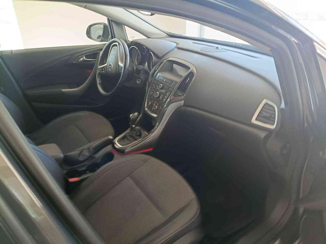 Opel Astra 1.4 Turbo 140CV Sports Tourer Cosmo - foto 3 di 4