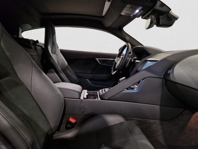 Jaguar F-Type 2.0 aut. Coup� R-Dynamic - foto 3 di 4