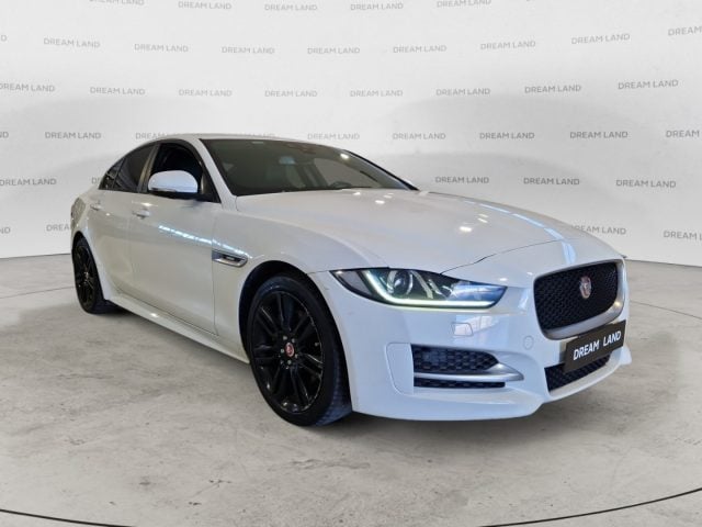 Jaguar XE 2.0 D Turbo 180CV aut. R-Sport - foto 3 di 4