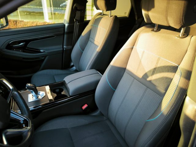 Land Rover Range Rover Evoque 2.0D I4 163 CV AWD Auto R-Dynamic - foto 4 di 4