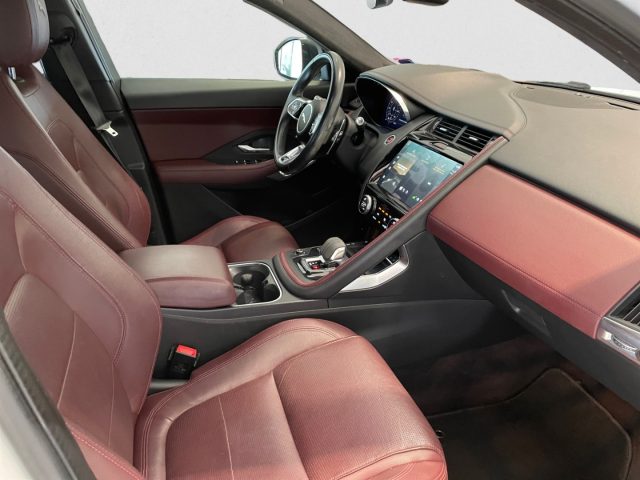 Jaguar E-Pace 2.0D I4 204 CV AWD Auto R-Dynamic S - foto 3 di 17