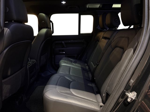 Land Rover Defender 110 3.0D I6 300 CV AWD Auto S TAGLIANDI LAND ROVER, del 2022, 179.400 km, in vendita a Livorno (LI)