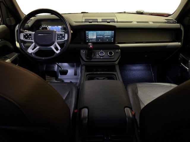 Land Rover Defender 110 3.0D I6 300 CV AWD Auto S TAGLIANDI LAND ROVER, del 2022, 179.400 km, in vendita a Livorno (LI)