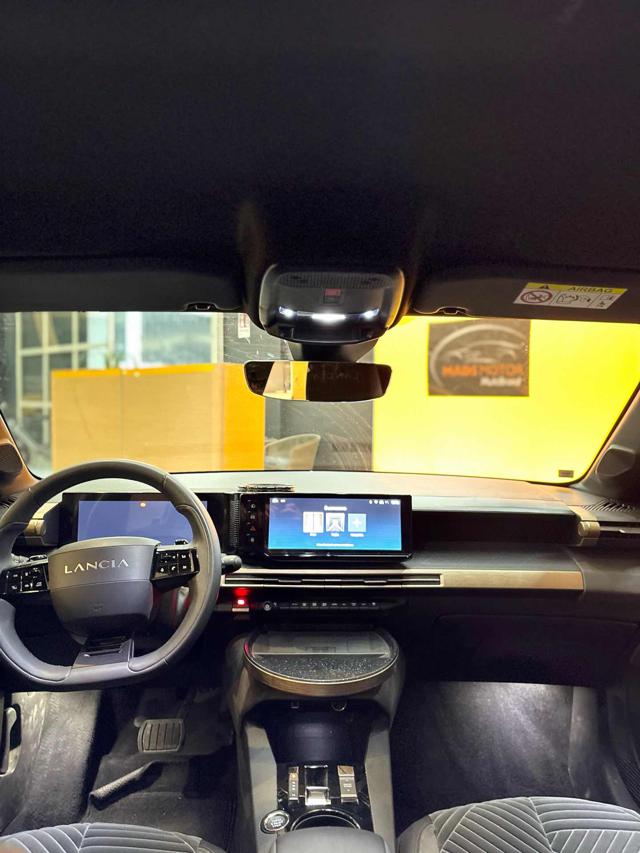 Lancia Ypsilon Hybrid e-DCT Edizione Cassina - foto 4 di 4
