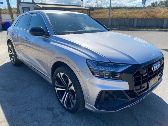 Audi Q8 50 TDI 286 CV quattro tiptronic Sport, del 2019, 171.000 km, in vendita a Milazzo (ME)