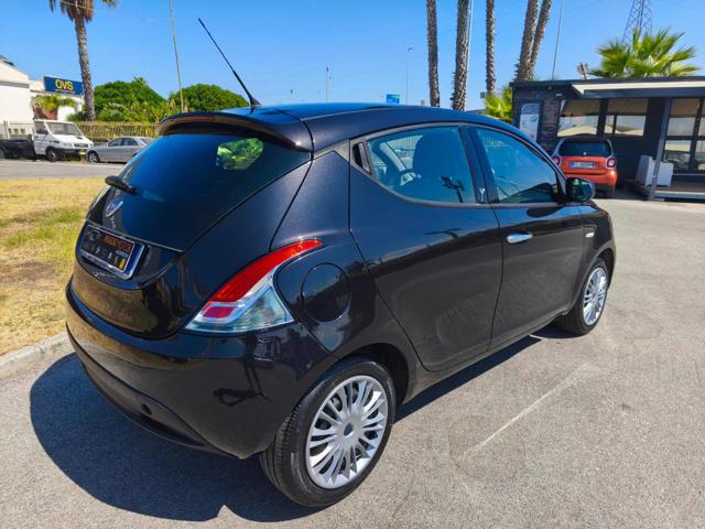 Lancia Ypsilon 1.2 69 CV 5 porte Ecochic Silver - foto 4 di 4