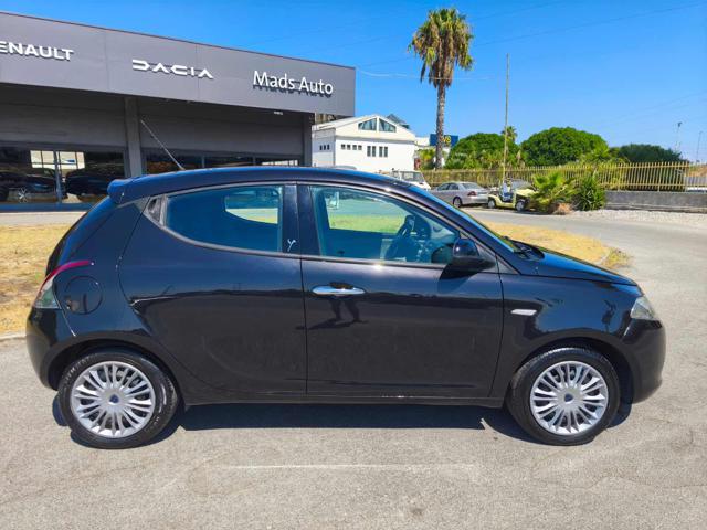 Lancia Ypsilon 1.2 69 CV 5 porte Ecochic Silver - foto 3 di 4