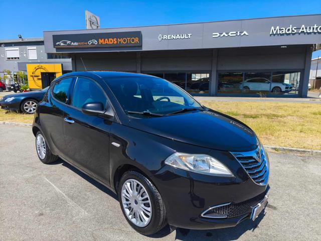 Lancia Ypsilon 1.2 69 CV 5 porte Ecochic Silver, del 2012, 158.000 km, in vendita a Milazzo (ME)