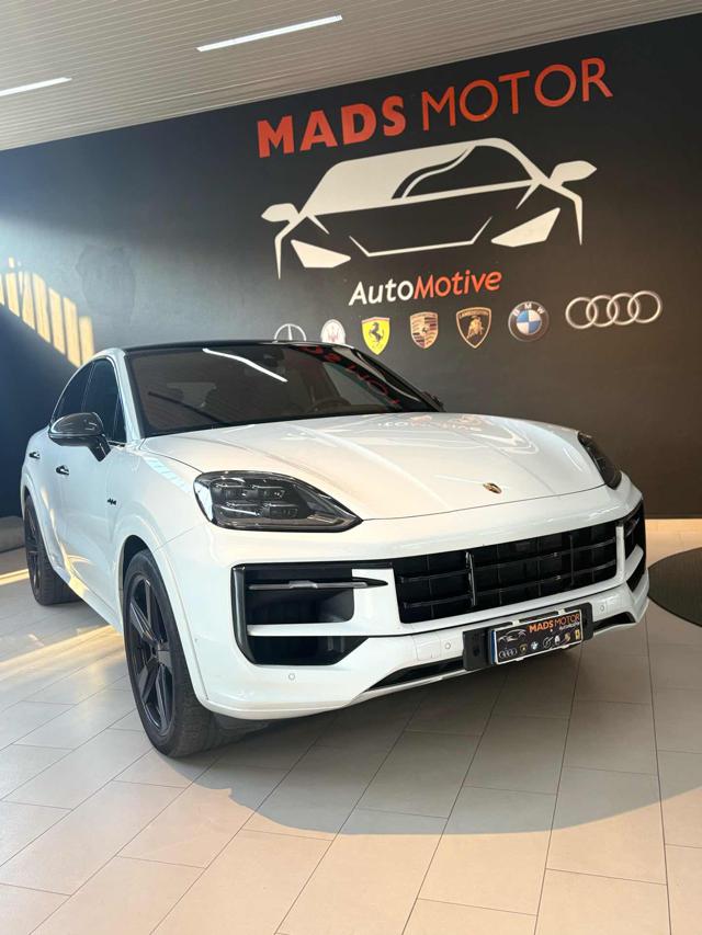 Porsche Cayenne Coupé 3.0 V6 E-Hybrid - foto 2 di 4