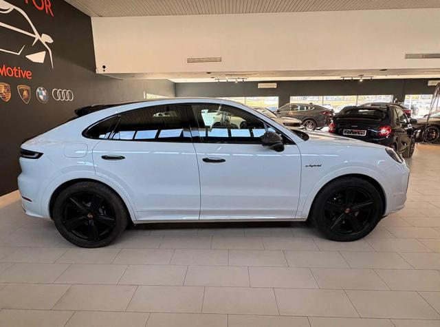Porsche Cayenne Coupé 3.0 V6 E-Hybrid - foto 4 di 4