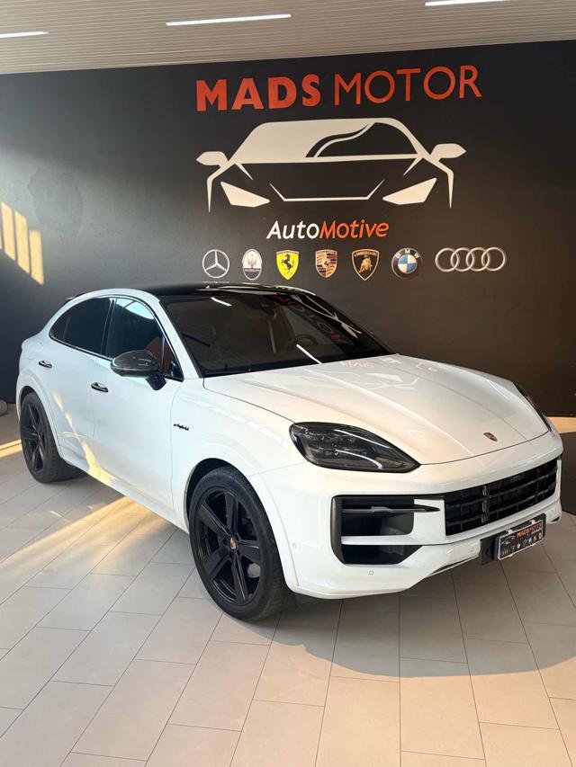 Porsche Cayenne Coupé 3.0 V6 E-Hybrid, del 2025, 32.523 km, in vendita a Milazzo (ME)