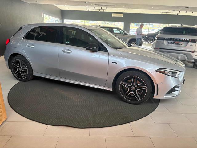 Mercedes-Benz A 250 e hybrid EQ Premium - foto 2 di 4
