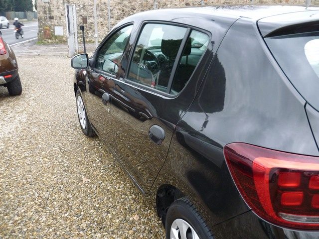 Dacia Sandero 1.0 SCe 12V 75CV Start&Stop Comfort - foto 3 di 4
