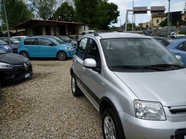 Fiat Panda 1.3 MJT 16V DPF 4x4 Climbing - foto 2 di 4