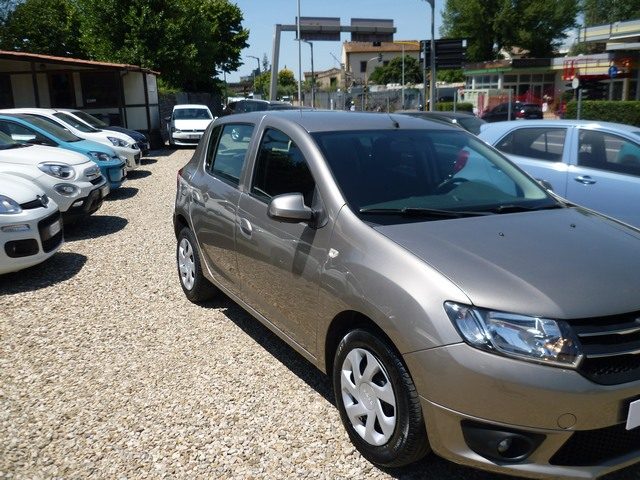 Dacia Sandero 1.2 GPL 75CV Lauréate - foto 2 di 4