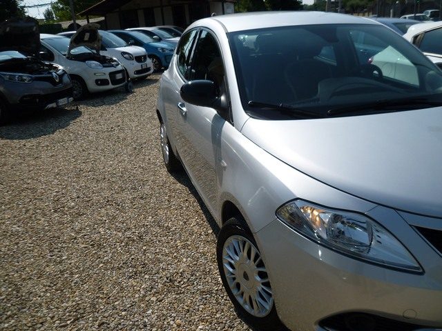 Lancia Ypsilon 1.2 69 CV 5 porte Gold - foto 2 di 4