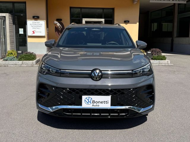 Volkswagen Tiguan Tiguan III 2024 1.5 etsi R-Line Plus 150cv dsg - foto 2 di 4