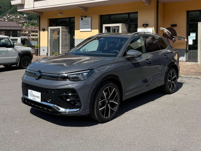 Volkswagen Tiguan Tiguan III 2024 1.5 etsi R-Line Plus 150cv dsg usato a MALONNO