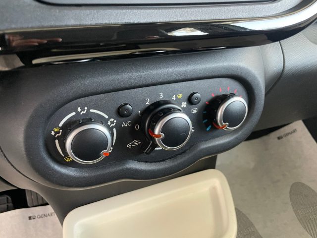 Renault Twingo 1.0 benz. SCe Live usato a GIUGLIANO IN CAMPANIA