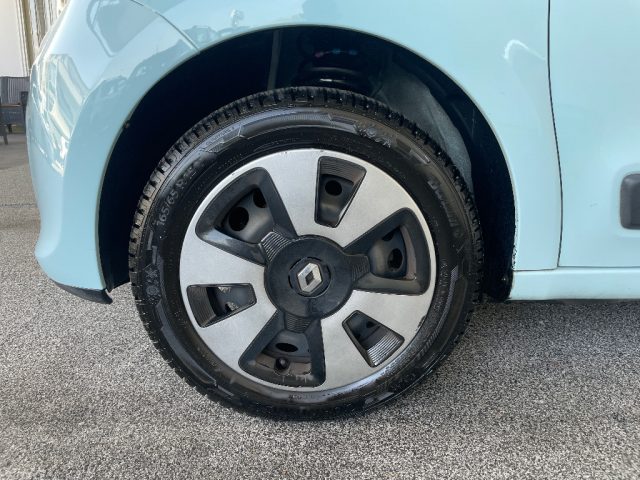 Renault Twingo 1.0 benz. SCe Live usato a GIUGLIANO IN CAMPANIA