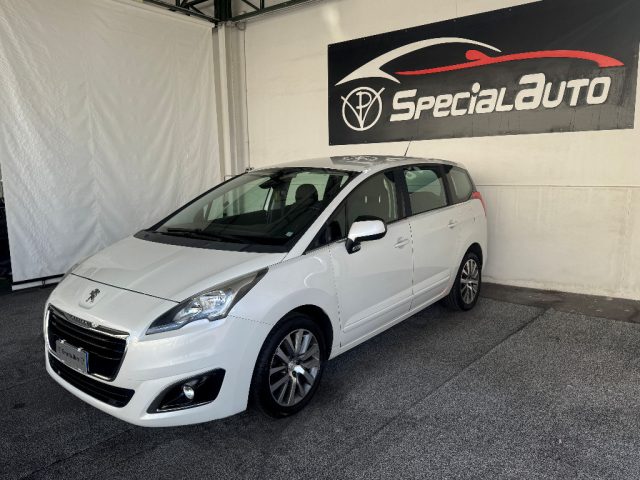 Peugeot 5008 cil. 2.0 HDi 163CV comandi Disabili - foto 3 di 4