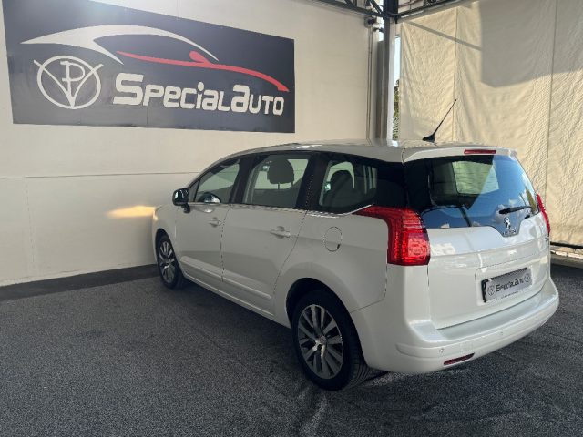 Peugeot 5008 cil. 2.0 HDi 163CV comandi Disabili - foto 4 di 4