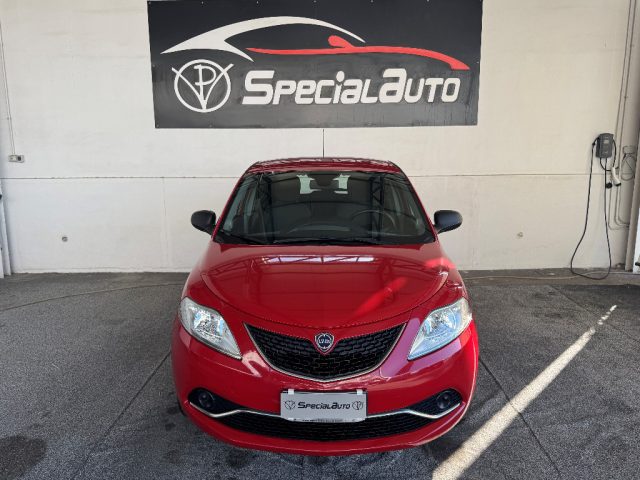 Lancia Ypsilon 1.2 69 CV 5 porte Platinum, del 2016, 129.000 km, in vendita a Giugliano In Campania (NA)