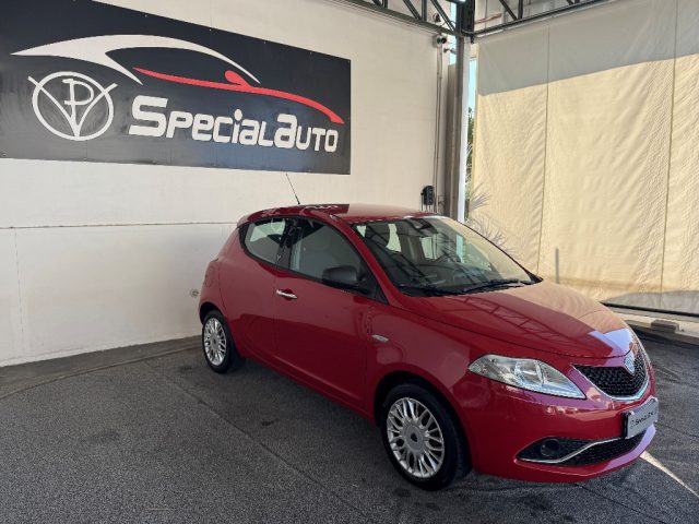 Lancia Ypsilon 1.2 69 CV 5 porte Platinum - foto 2 di 28